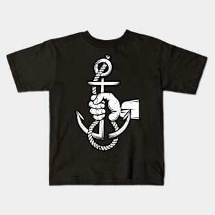 Sailor hand holds an anchor with rope Kids T-Shirt